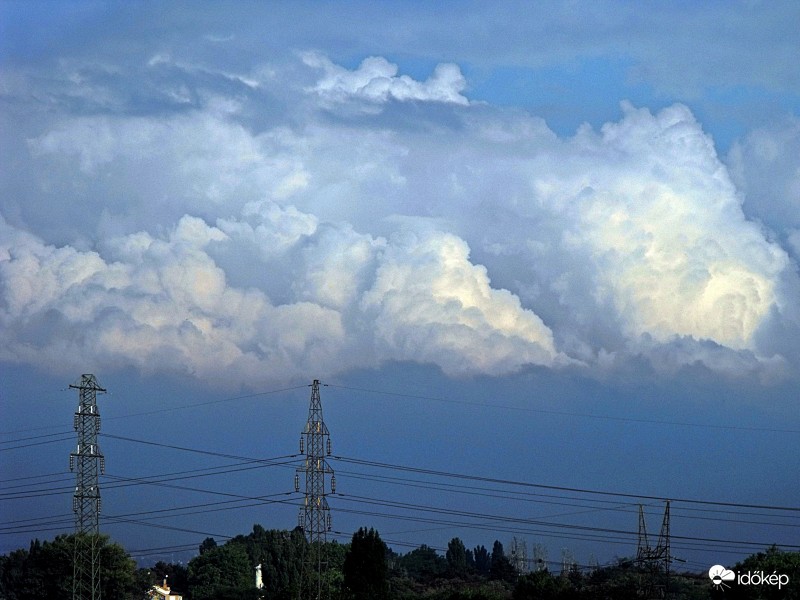 Rákoskeresztúr felé esik..