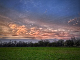 Márciusi naplemente karcolatai