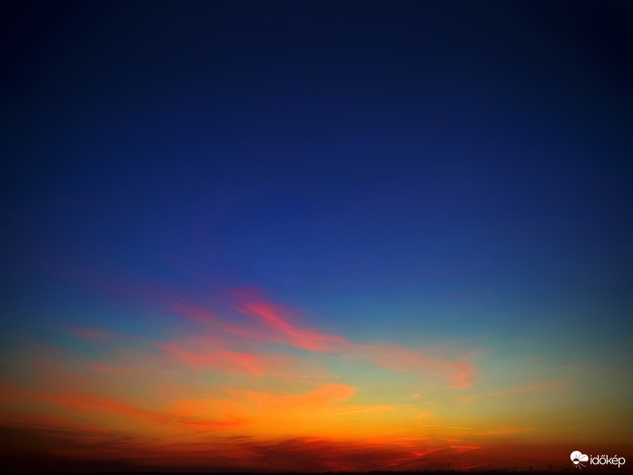 Búcsúzó alkony, közeledő sötétség
