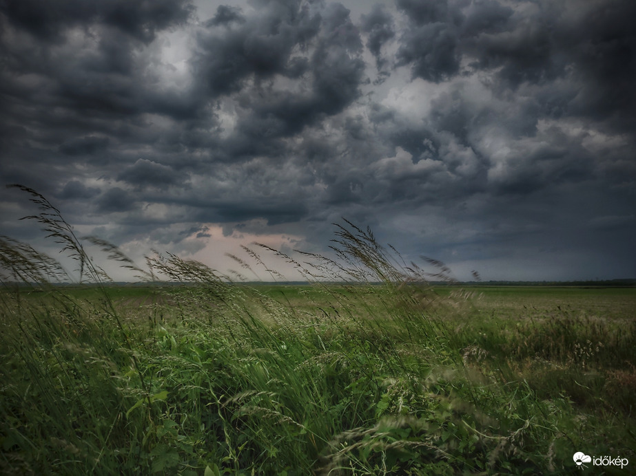 Szél jött, csapadék nem