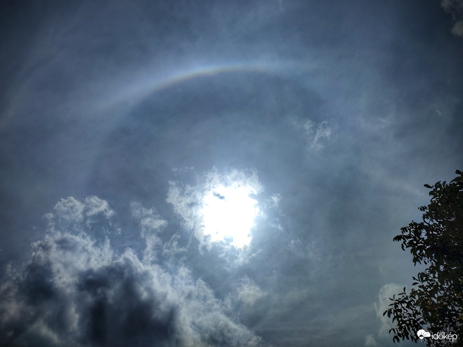 22°-os naphaló felső érintővel