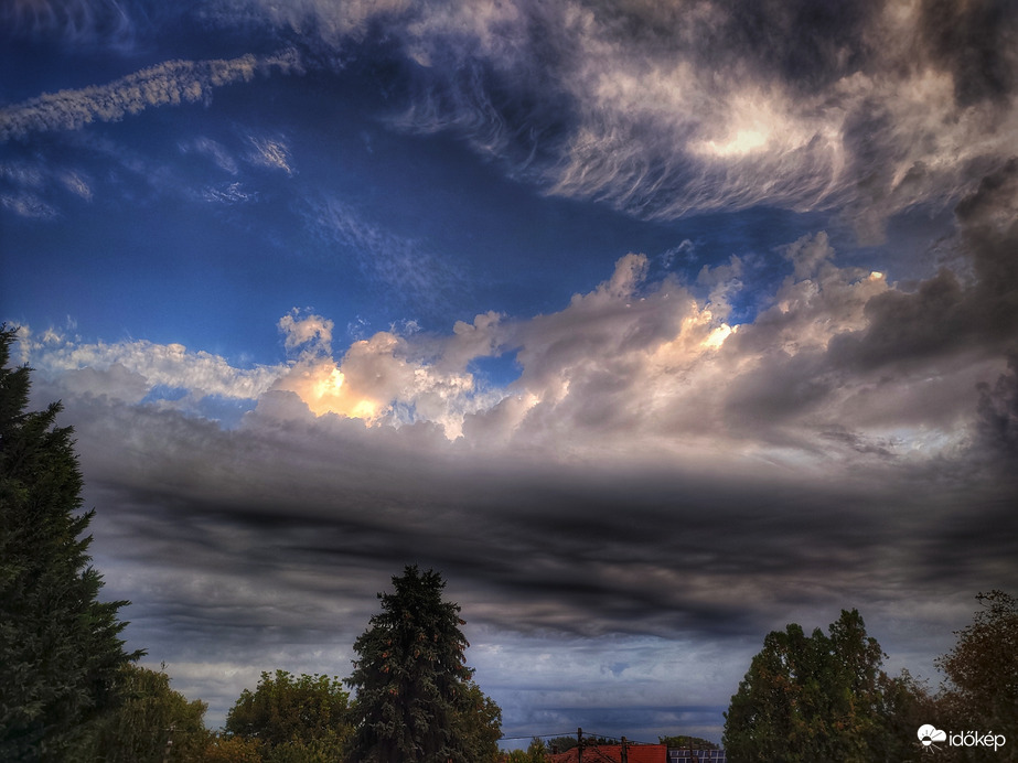 Itt a vasárnap reggeli hidegfront