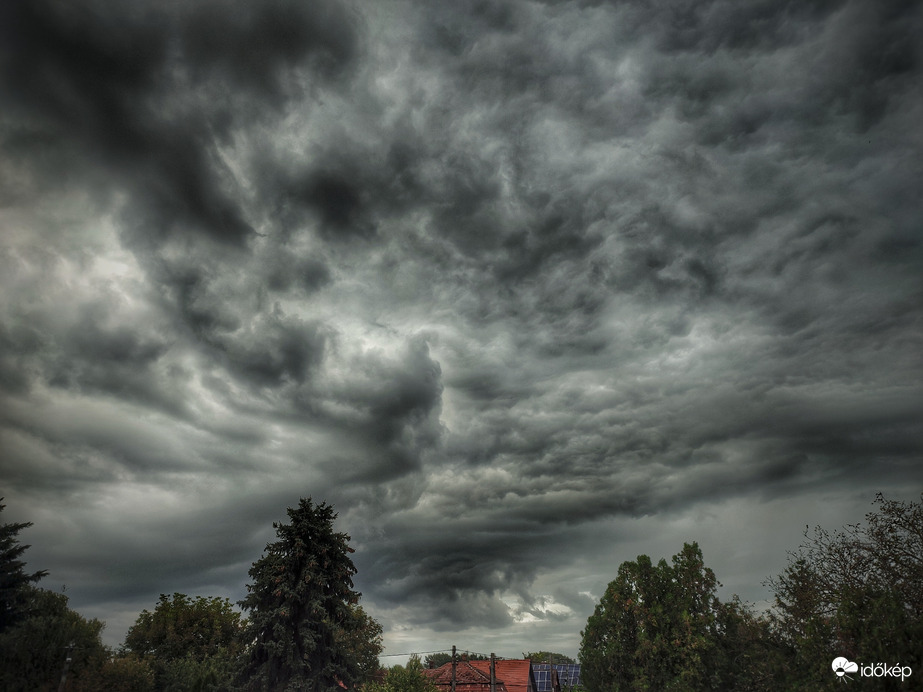 Egy kis izgalmat hozó kora este