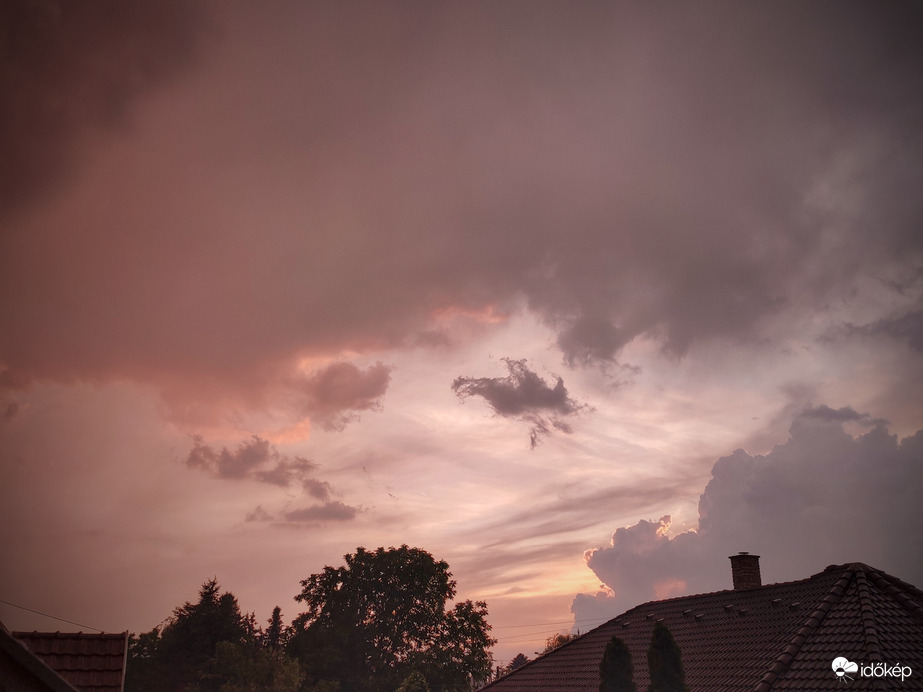 Naplemente a szupercella széléről