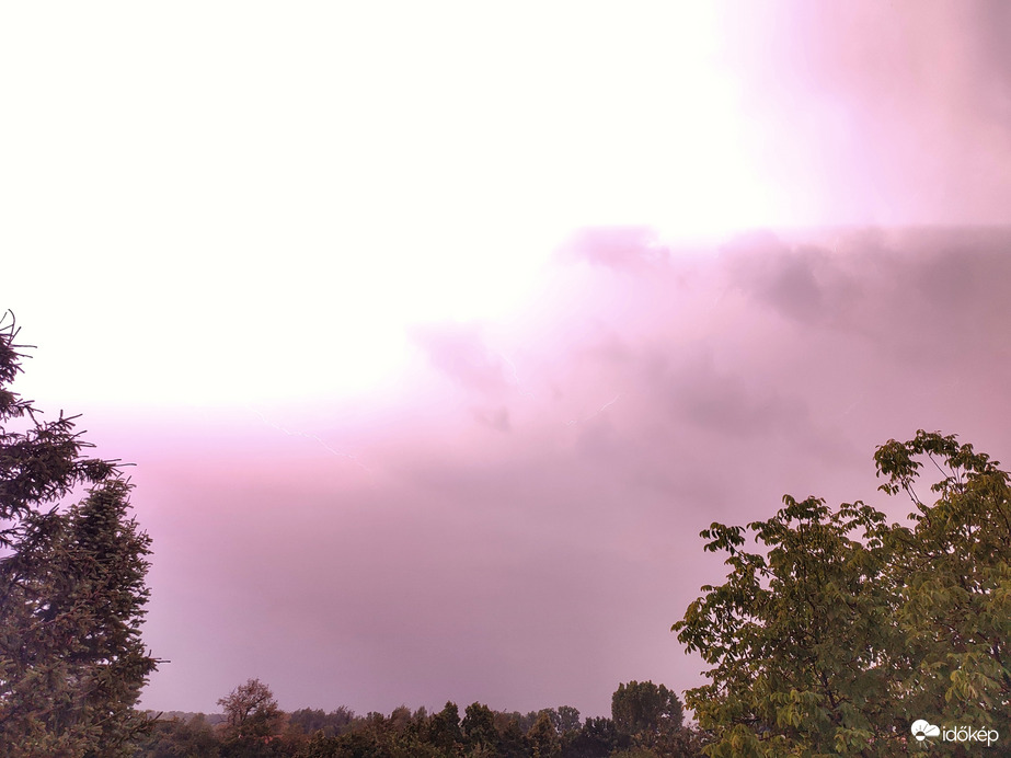 Ez se volt piskóta, ekkor érte el a szupercella Ráckevét