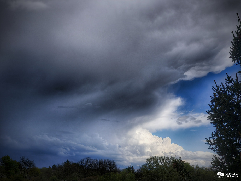Dörgések sorozatával búcsúzik a zivatar