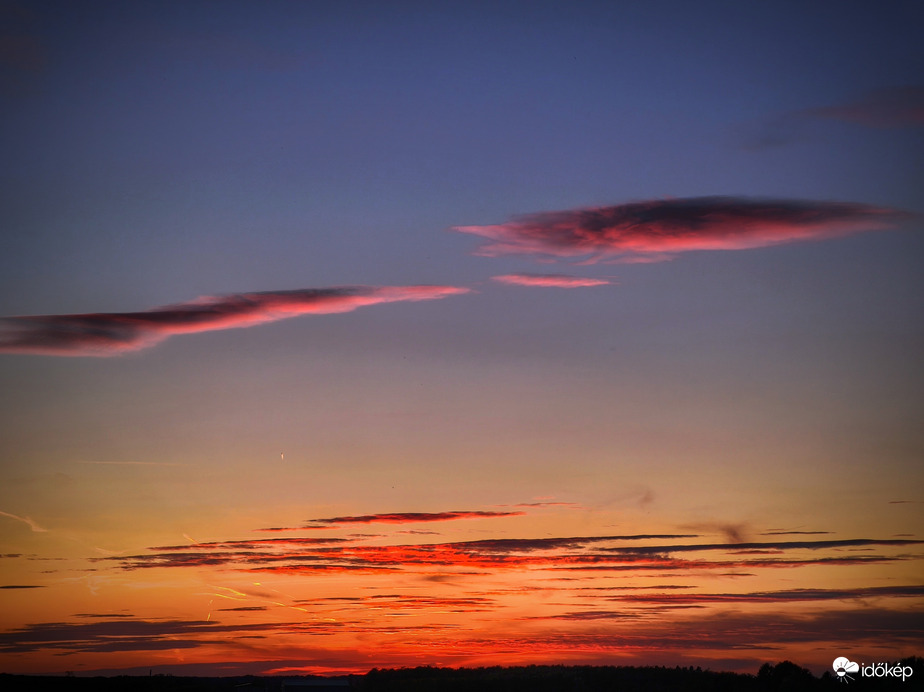Közeli és távoli lencsék az alkonyat tüzében