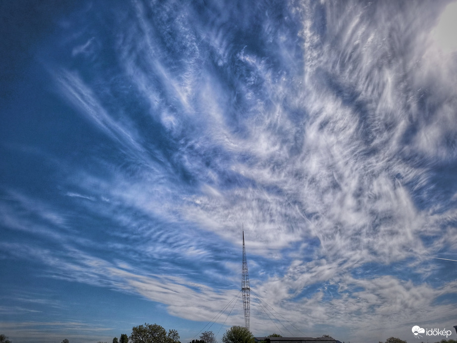 Régen látott tarka felhővarázs