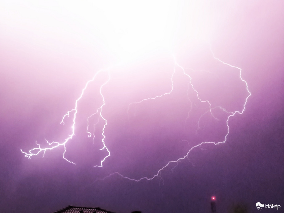 A meteorológiai ősz első villámai