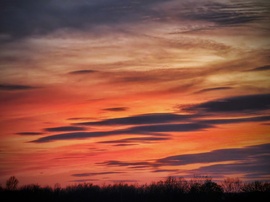 Tűzben edzett lencsefelhők