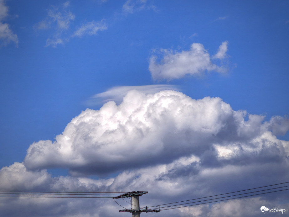 Hamar falba ütközött a gomolygás