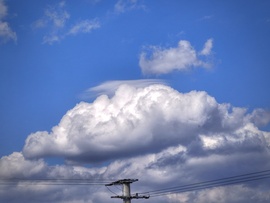 Hamar falba ütközött a gomolygás