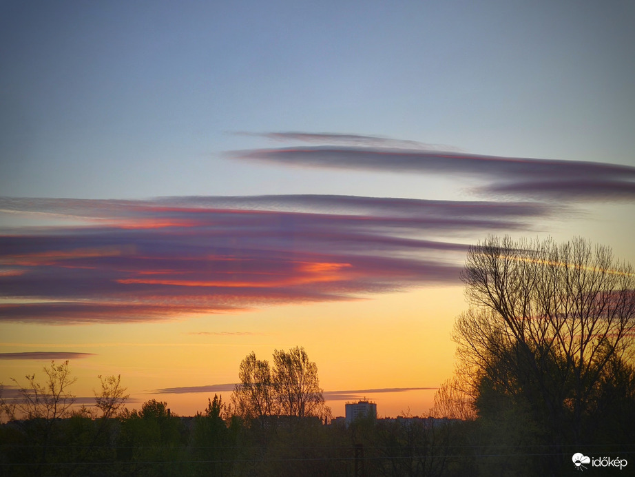 Lencsés áprilisi lemenés