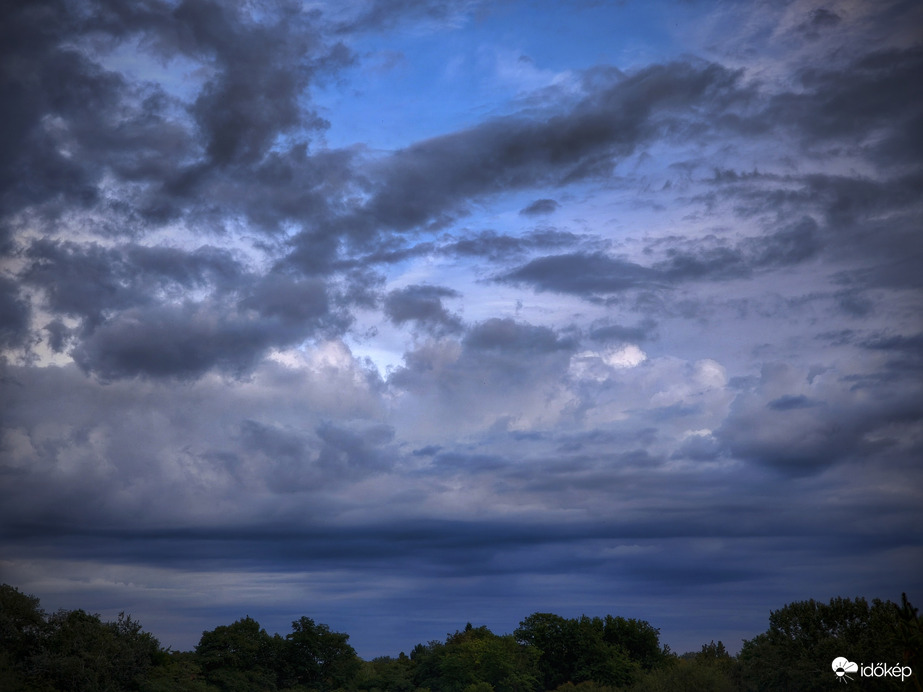 Naplementére magasabbra törtek a gomolyok