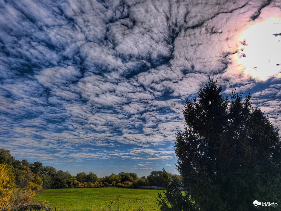 Felhővarázs október közepe táján