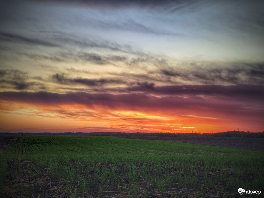 Naplemente az újabb hidegfront kiéleződése előtt