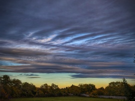 Frontfelhő szélén