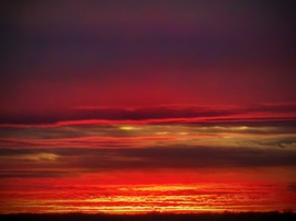 Felcsaptak az alkonyat lángjai