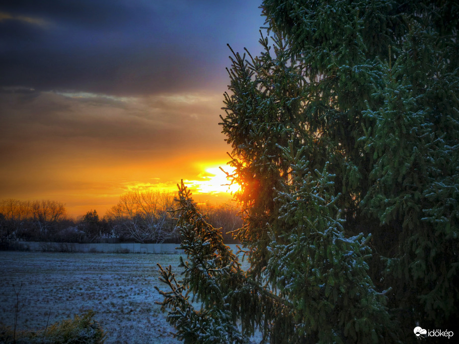 Egy csipetnyi téli hangulat napkelte idején