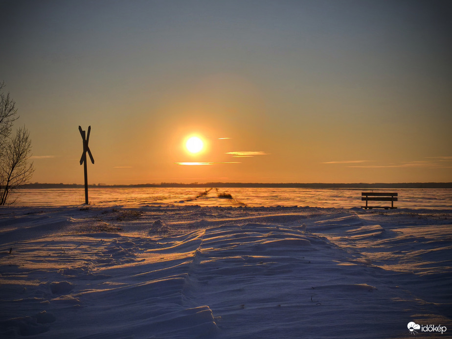 Hótakarós téli naplemente