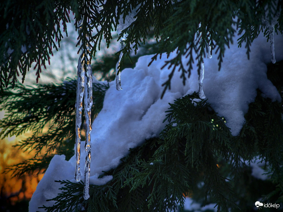 Zuhanórepülésbe kezd a hőmérséklet