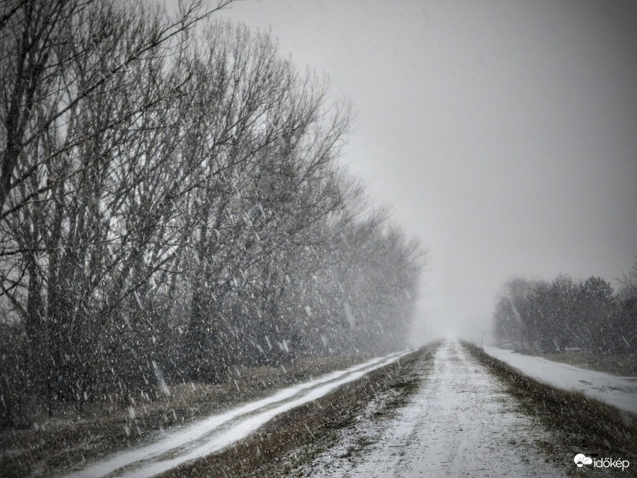 Nagypelyhes hétfői havazás