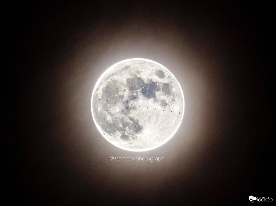 ISS átvonulás a Hold előtt