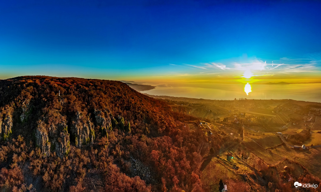 Napkelte és kőzsákok. 