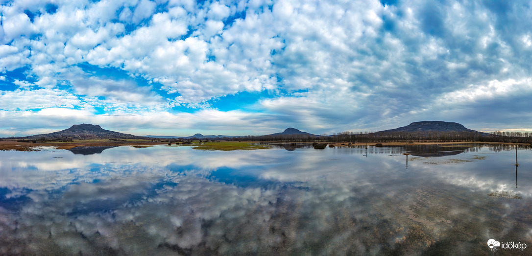 Belvíz és tükörkép. 