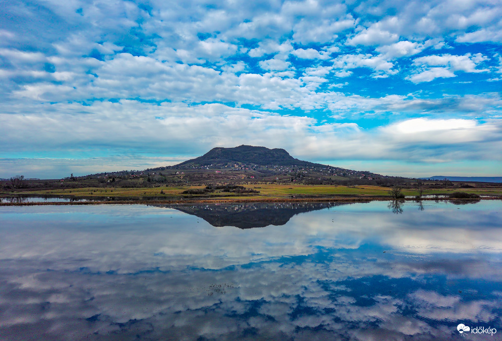 Belvíz és tükörkép. 
