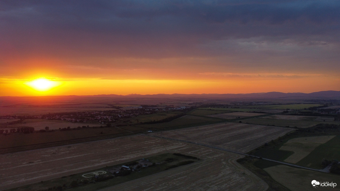 Augusztusi naplemente