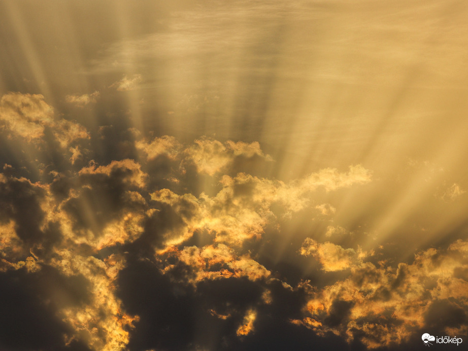 Megint homokosnak tűnik