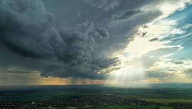 Vagy esik, vagy nem, de az biztos
