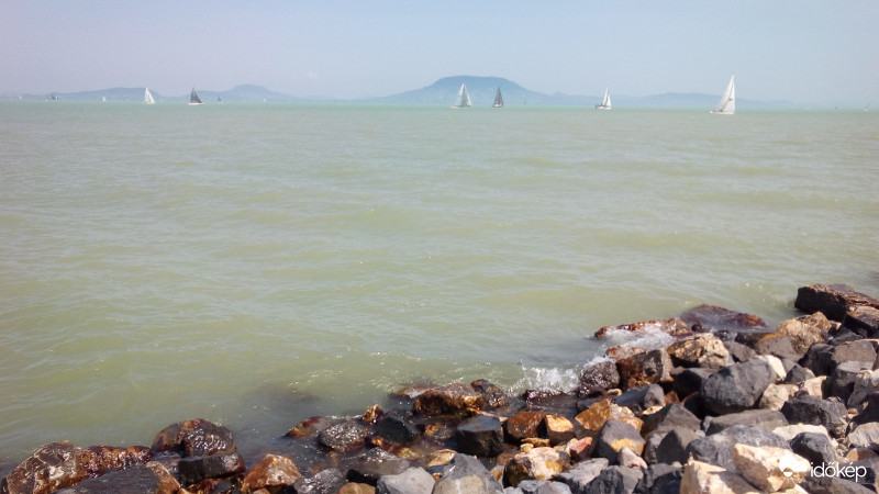 Pünkösdi regatta Balatonfenyvesről