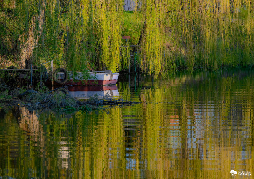 Bújócska és tükör 