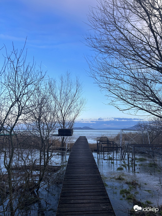 “Elment” a jég ,már csak  vékony hártya emlékeztet rá 