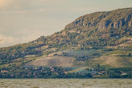 Szembe Szomszéd 