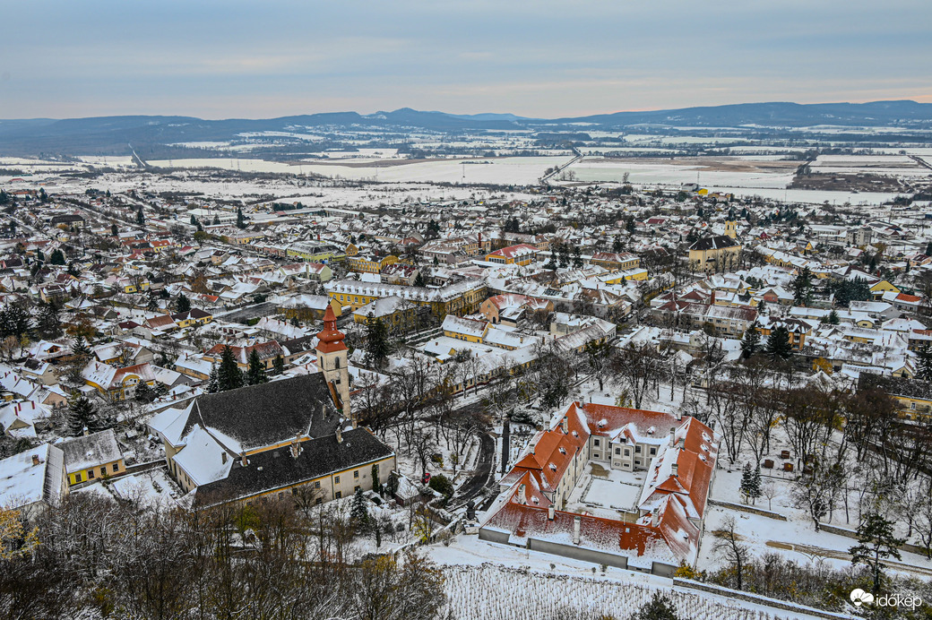 Porcukorral szórt háztetők 
