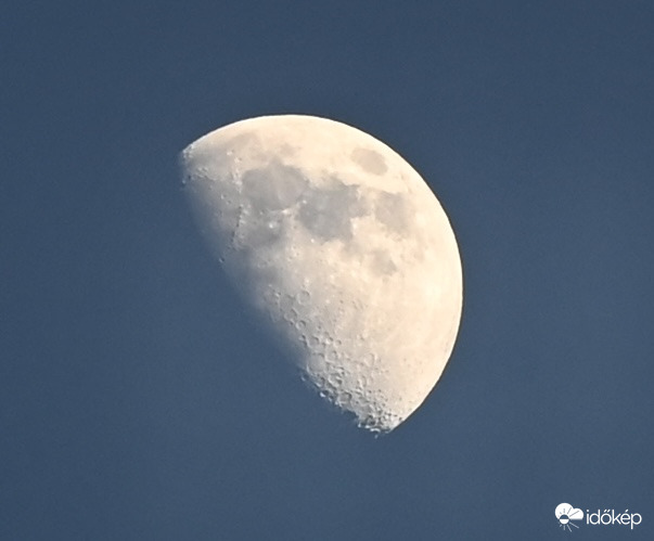 Napsütötte Hold. 2.