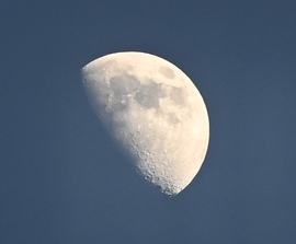 Napsütötte Hold. 2.