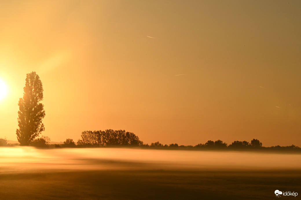 Napfelkelte páràban 