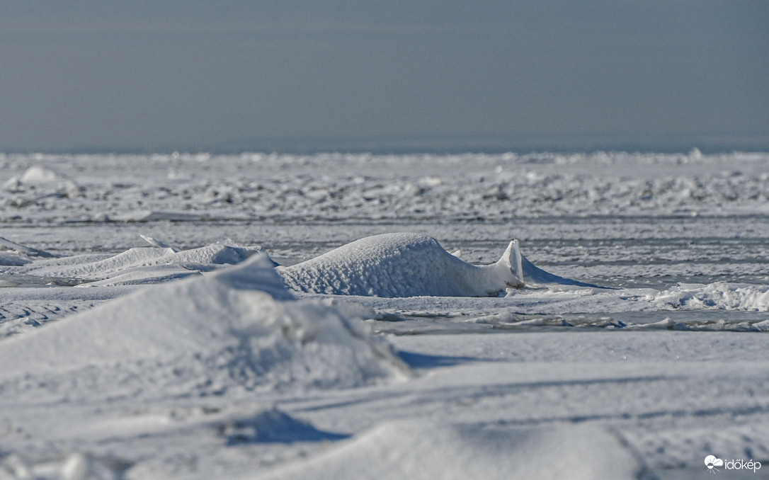 Sarkvidék . Nem ám, csak a Balaton 