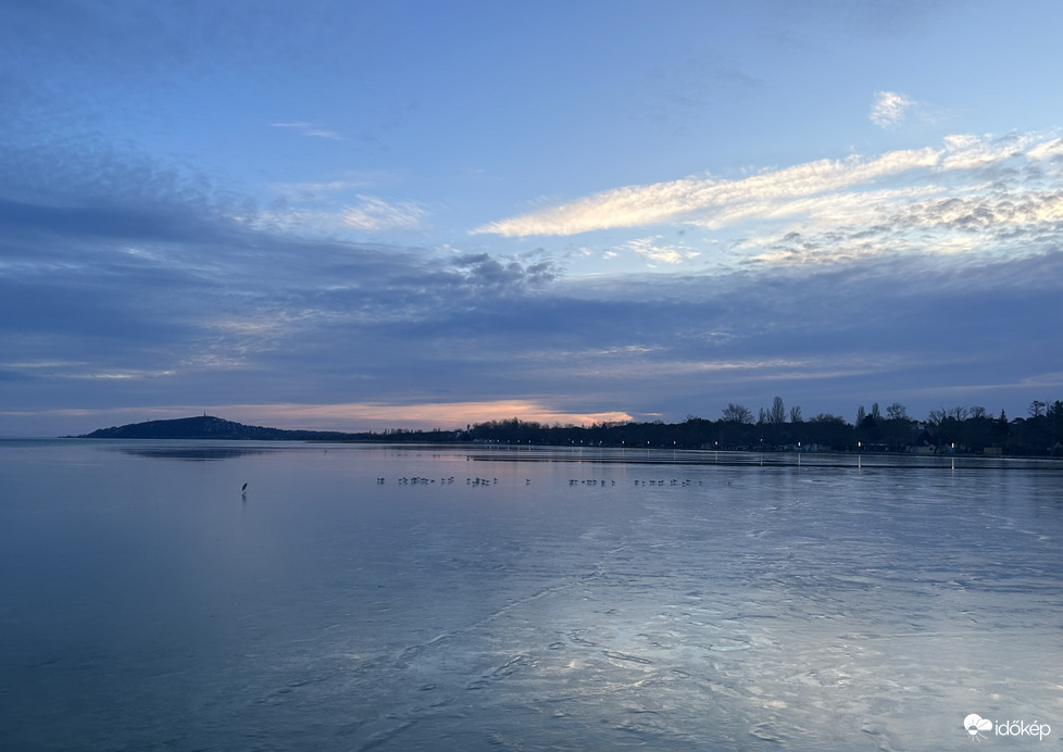 “Elment” a jég ,már csak  vékony hártya emlékeztet rá 