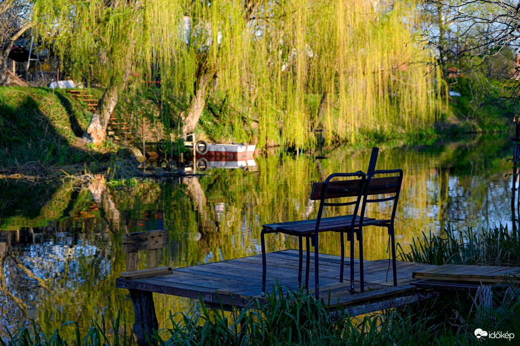 Reggeli pihenő az övcsatornán 