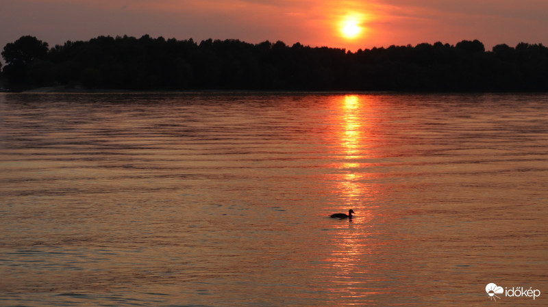 Tegnapi naplemente a Dunán