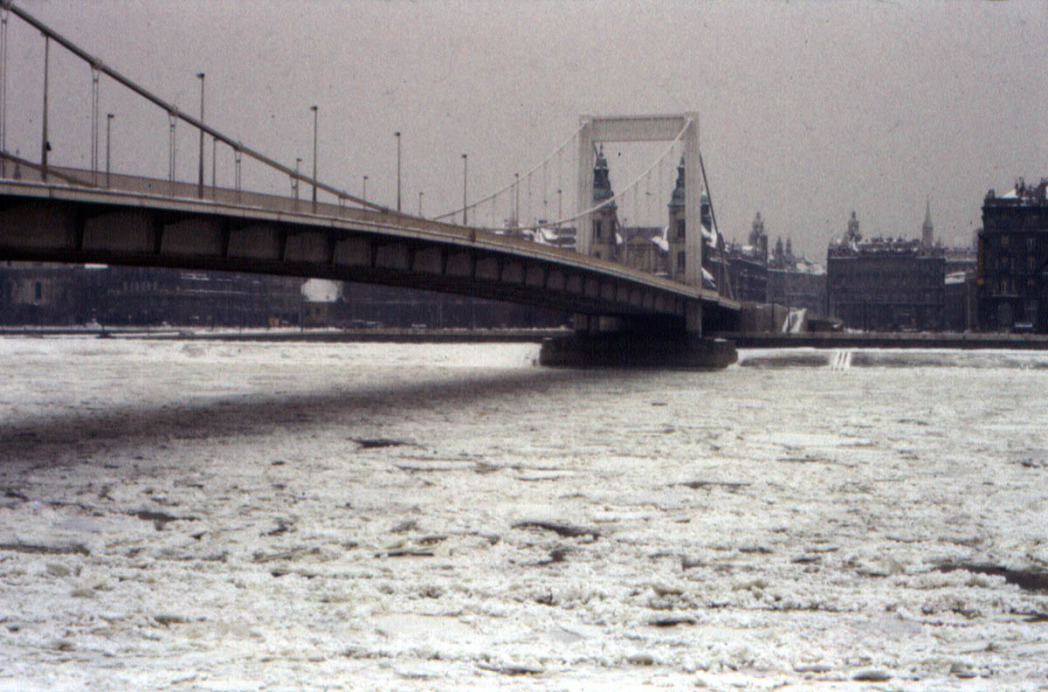 '87-es tél