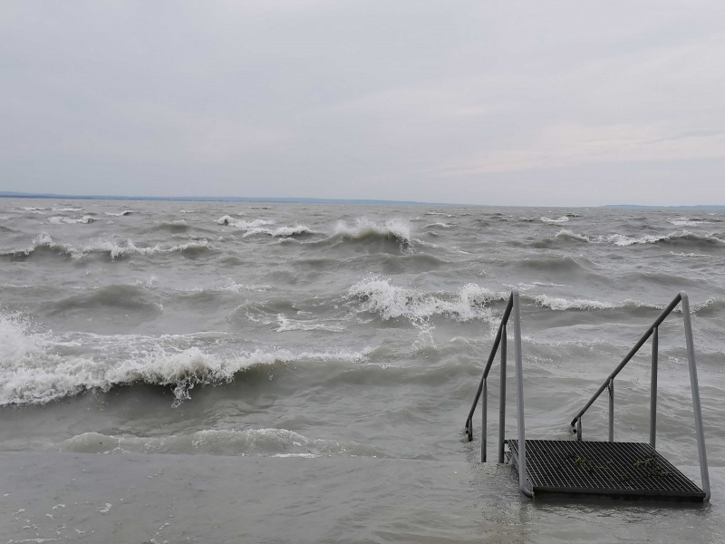 Kibillent a Balaton vize