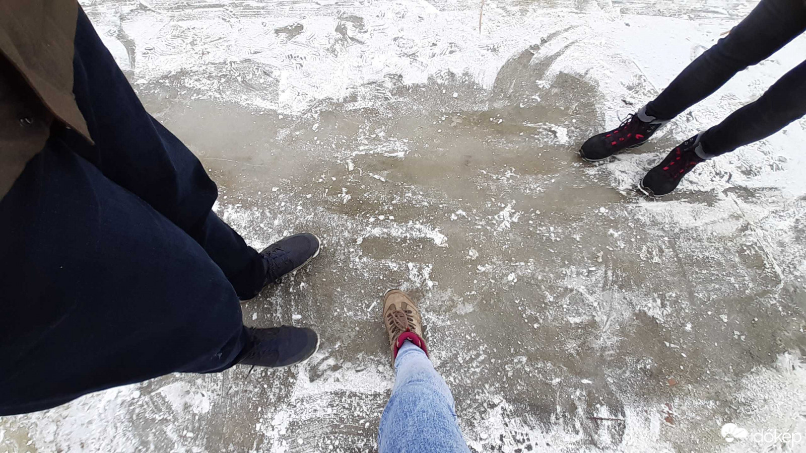 Befagyott a Velencei-tó