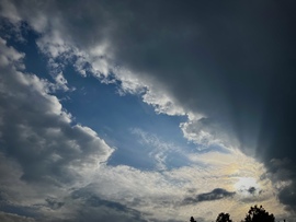 Ma délutáni felhők