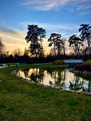Naplemente a keszthelyi Festetics kastély parkjában